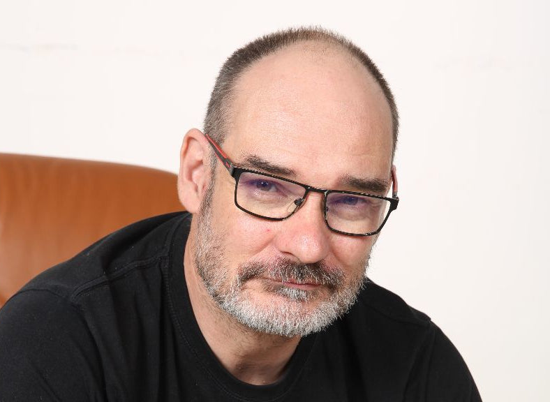 Revive stellt sich vor | Heute: Frank – Experte für nachhaltige Möbelaufbereitung