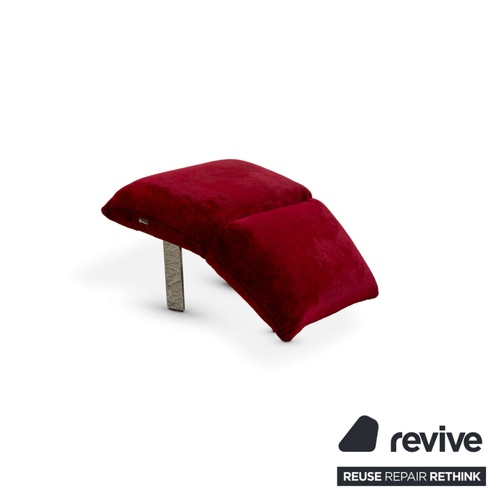 Fauteuil à bascule Bretz Highland en tissu rouge avec repose-pieds en velours chromé