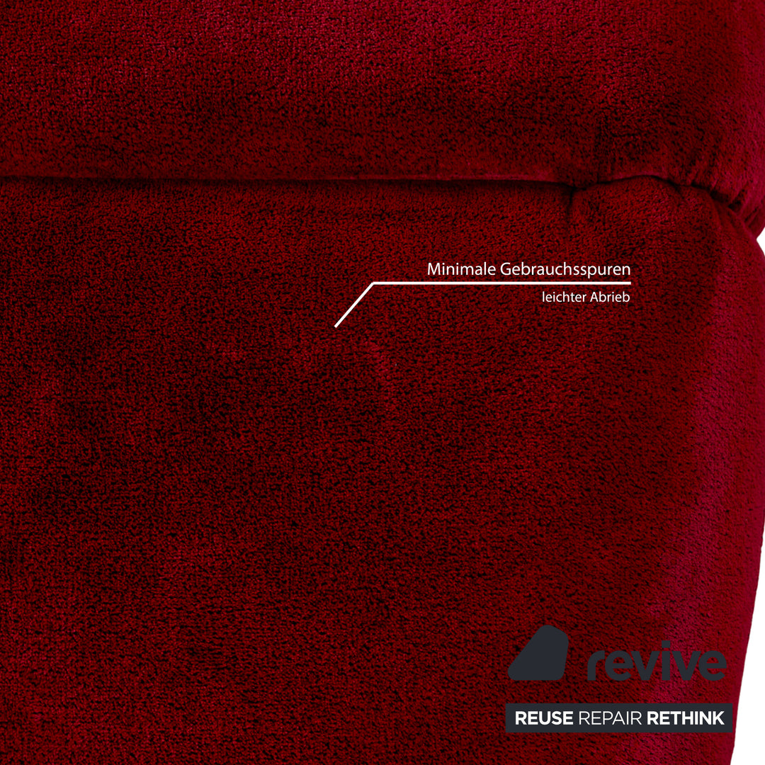 Fauteuil à bascule Bretz Highland en tissu rouge avec repose-pieds en velours chromé