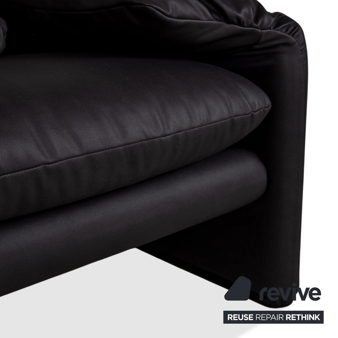 Cassina Maralunga Sessel + Hocker veganes Leder GAVIN 117 Anthrazit manuelle Funktion