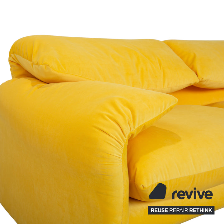 Cassina Maralunga Stoff Zweisitzer Sofa Gelb Couch manuelle Funktion Neubezug