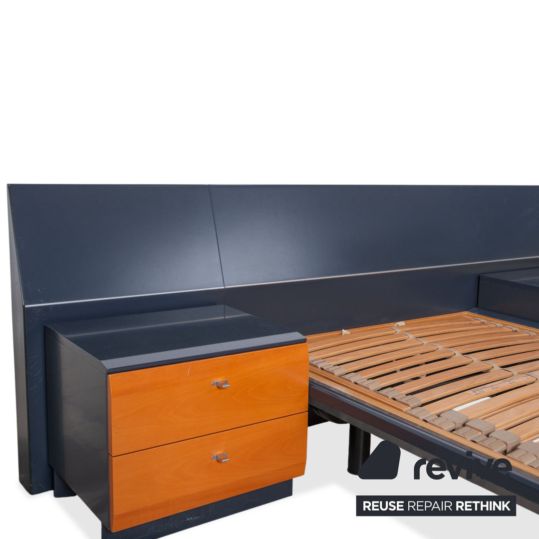 Interlübke Holz Bett Holz Dunkelblau Navyblau Braun Schlaffzimmer manuelle Funktion inkl. 2 Nachtische