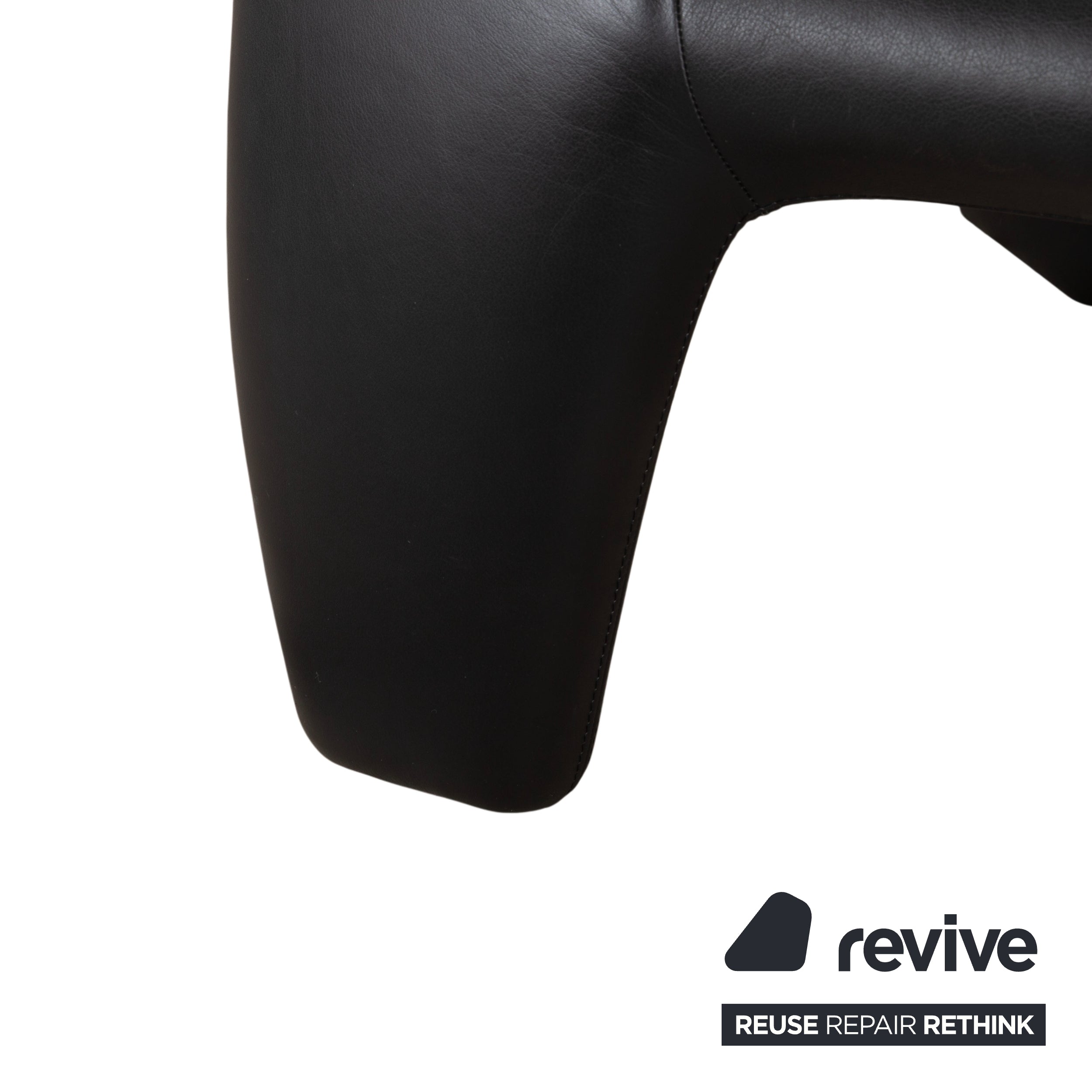 Leolux Echnaton Leather Armchair Black