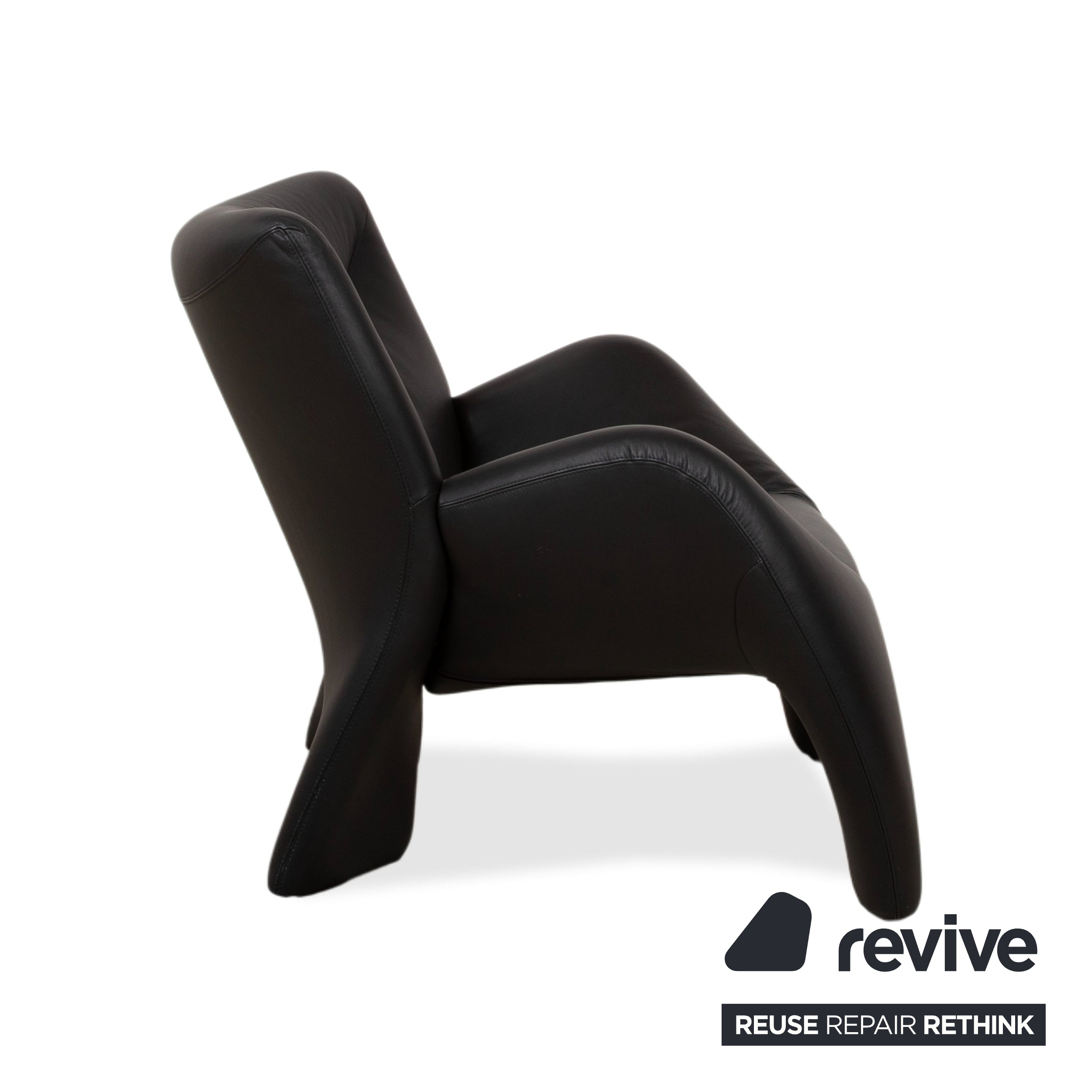 Leolux Echnaton Leather Armchair Black
