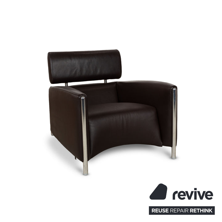 Fauteuil en cuir Leolux Oblomov marron avec tabouret