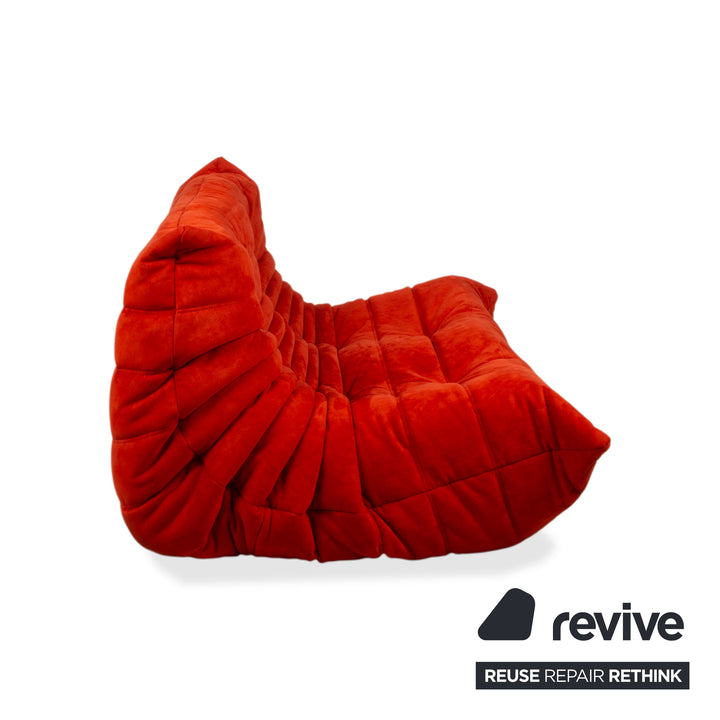 Ligne Roset Togo Garnitur Stoff Alcantara Dreisitzer Zweisitzer Hocker Rot Sofa Couch