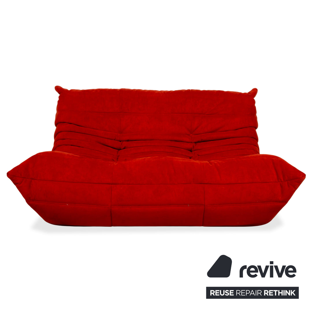 Ligne Roset Togo Garnitur Stoff Alcantara Dreisitzer Zweisitzer Hocker Rot Sofa Couch