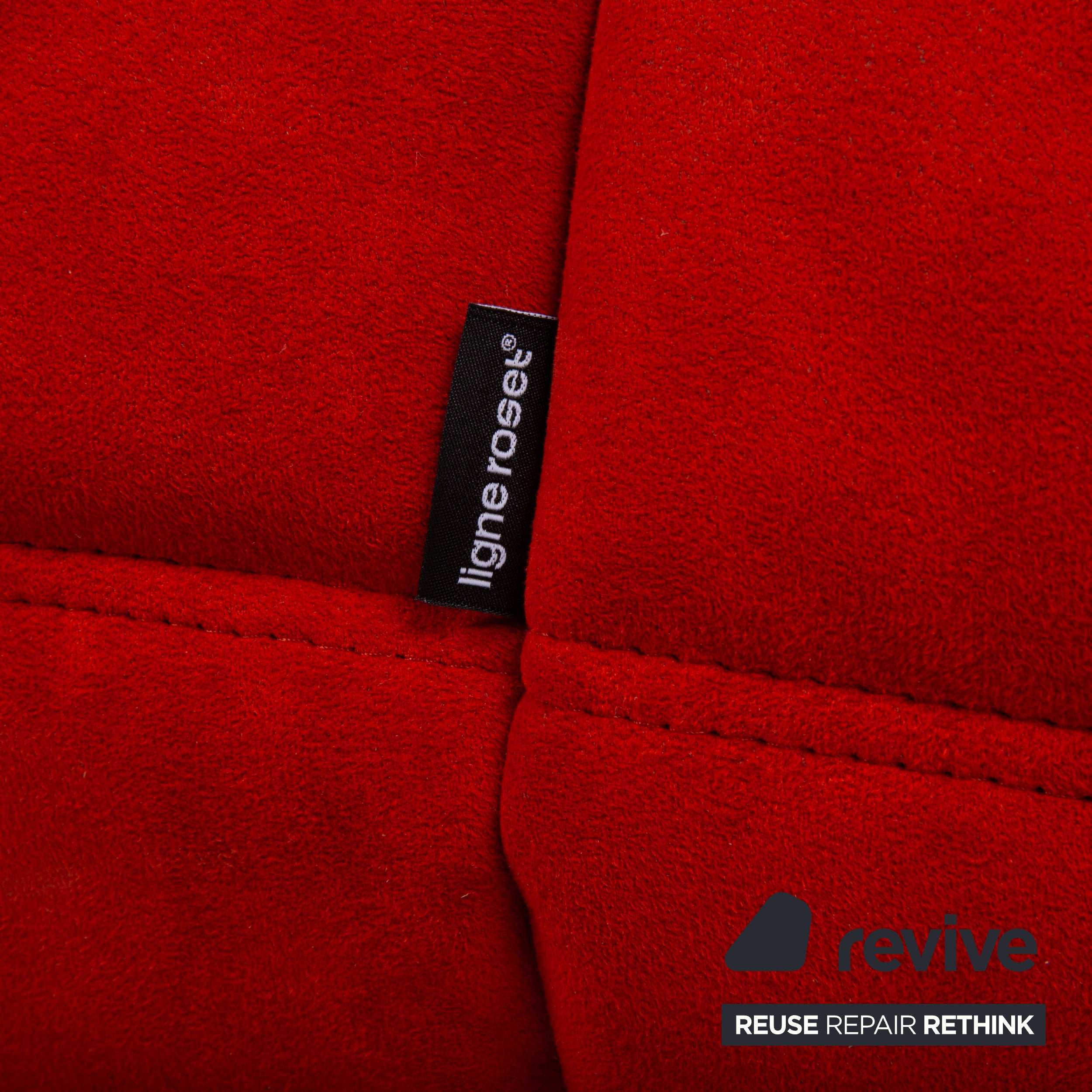 Ligne Roset Togo Stoff Alcantara Zweisitzer Rot Sofa Couch