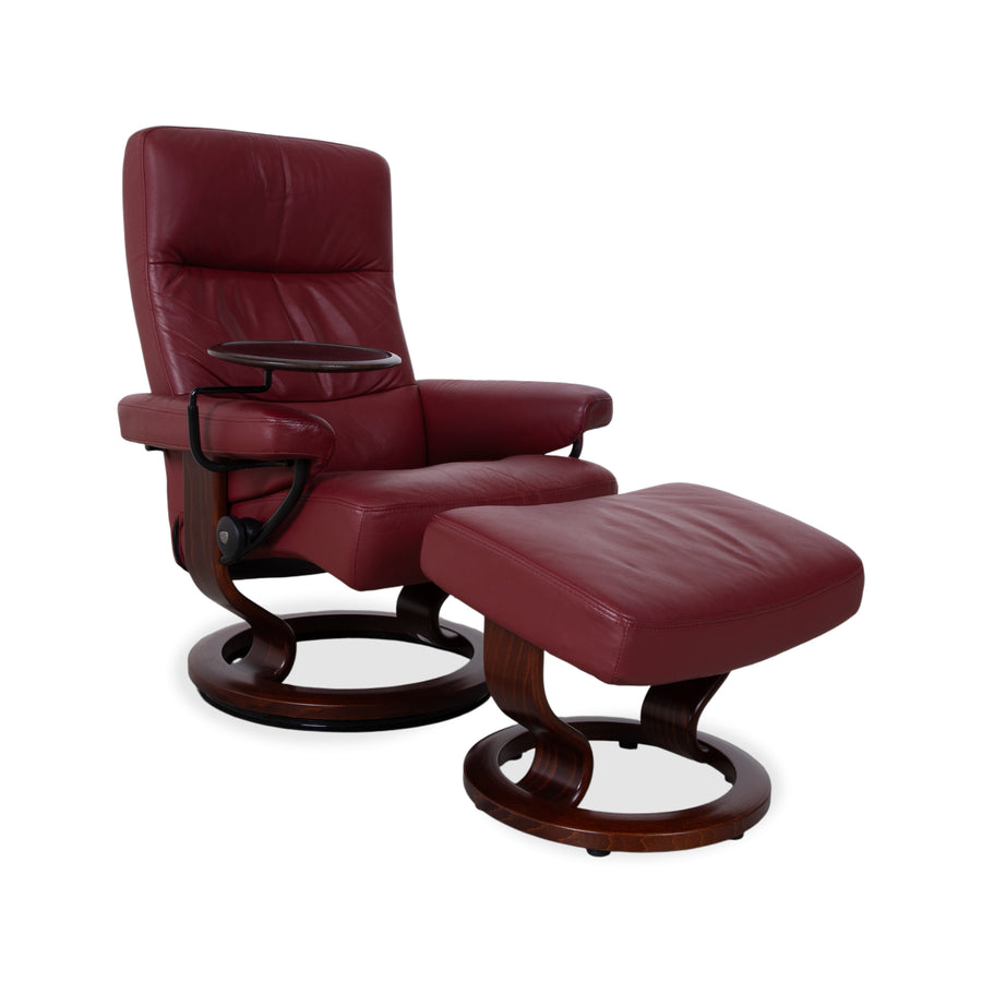 Fauteuil et repose-pieds Stressless Atlantic en cuir rouge, fonction relax et rangement