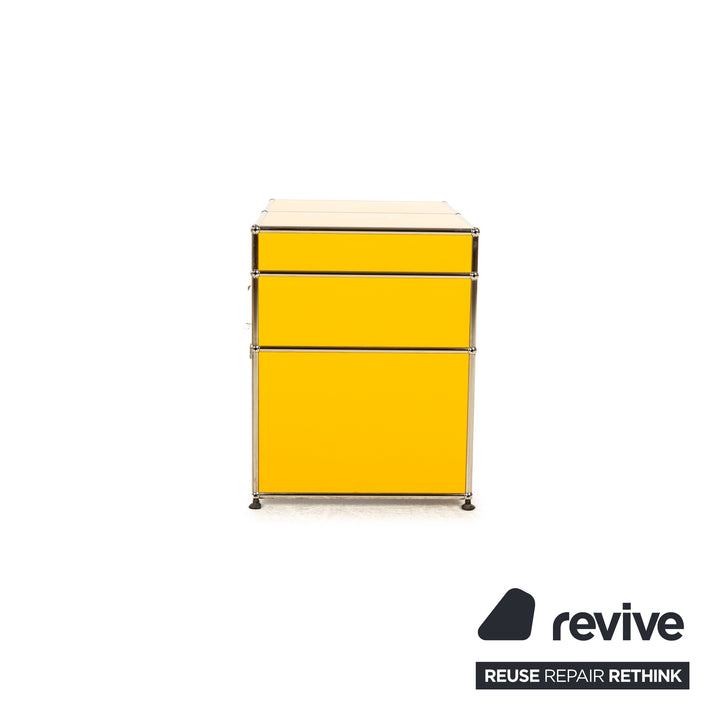 USM Haller ensemble buffet étagère en métal jaune