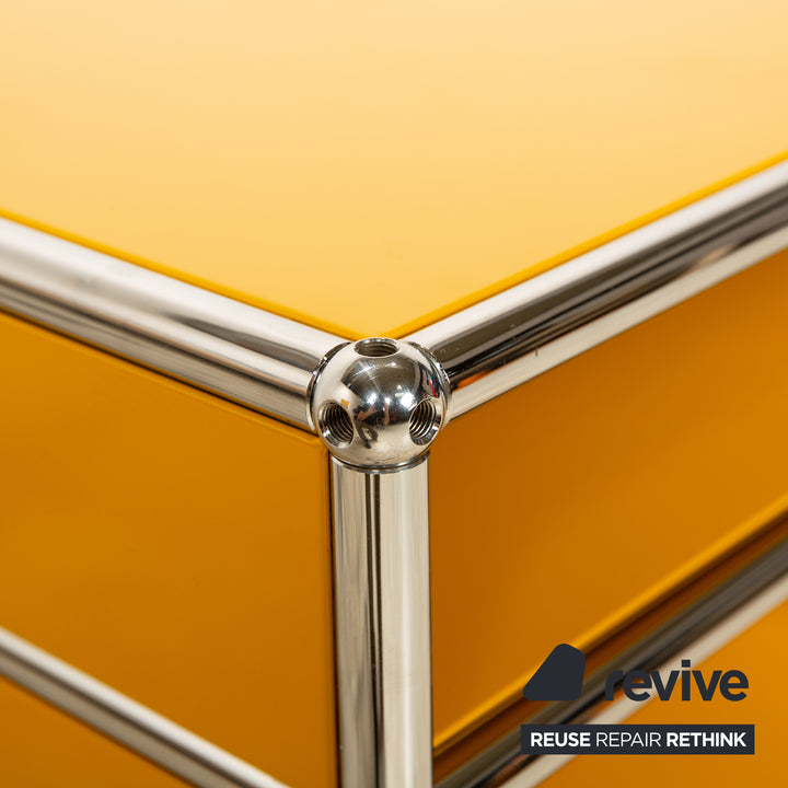 USM Haller ensemble buffet étagère en métal jaune