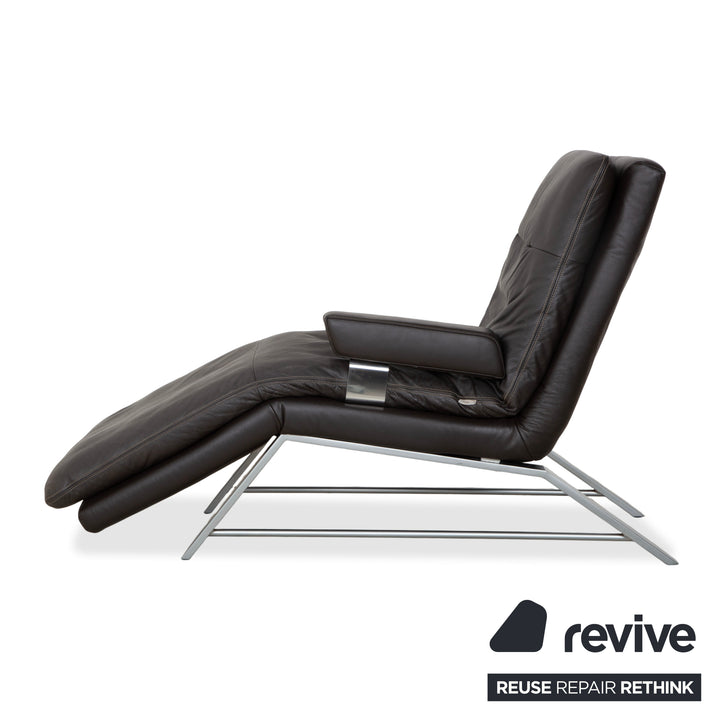 Fauteuil inclinable en cuir Willi Schillig Daily Dreams, marron foncé moka, à piles. Fonctionnement électrique.