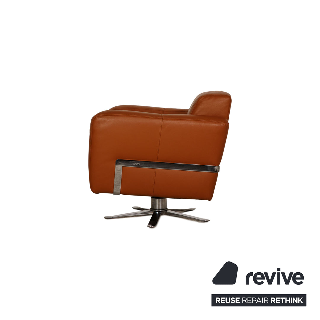 yup! 8127 leather armchair cognac camel