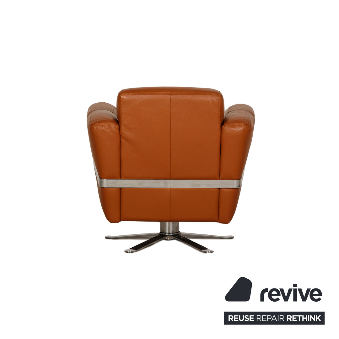 yup! 8127 leather armchair cognac camel