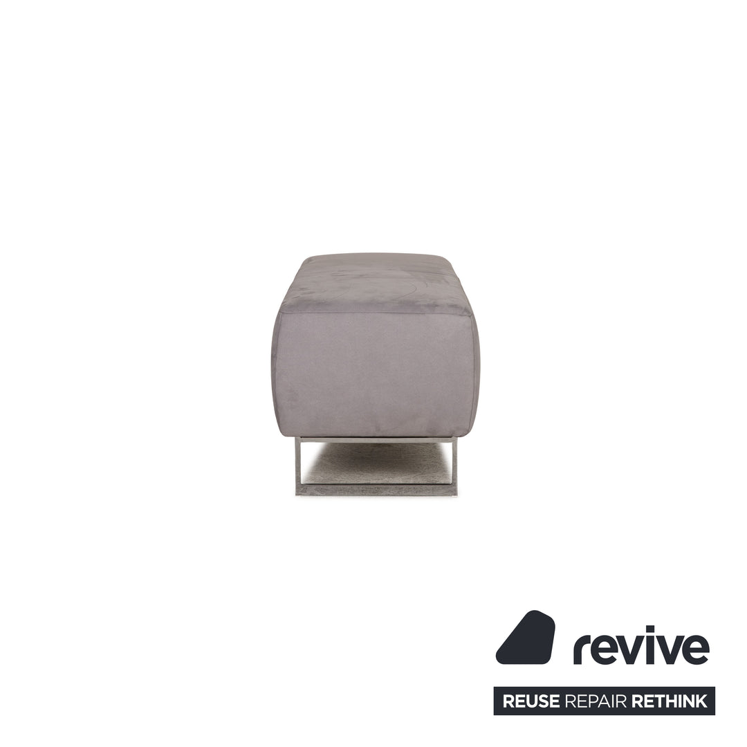 yup! Cubic fabric pouf grey