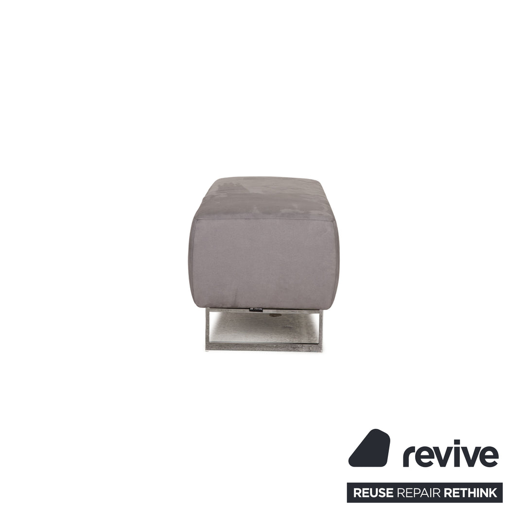 yup! Cubic fabric pouf grey