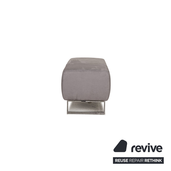 yup! Cubic fabric pouf grey
