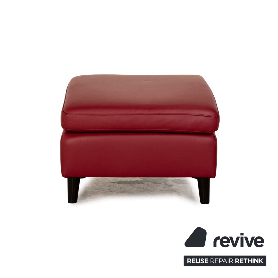 Échantillon de tabouret en cuir rouge