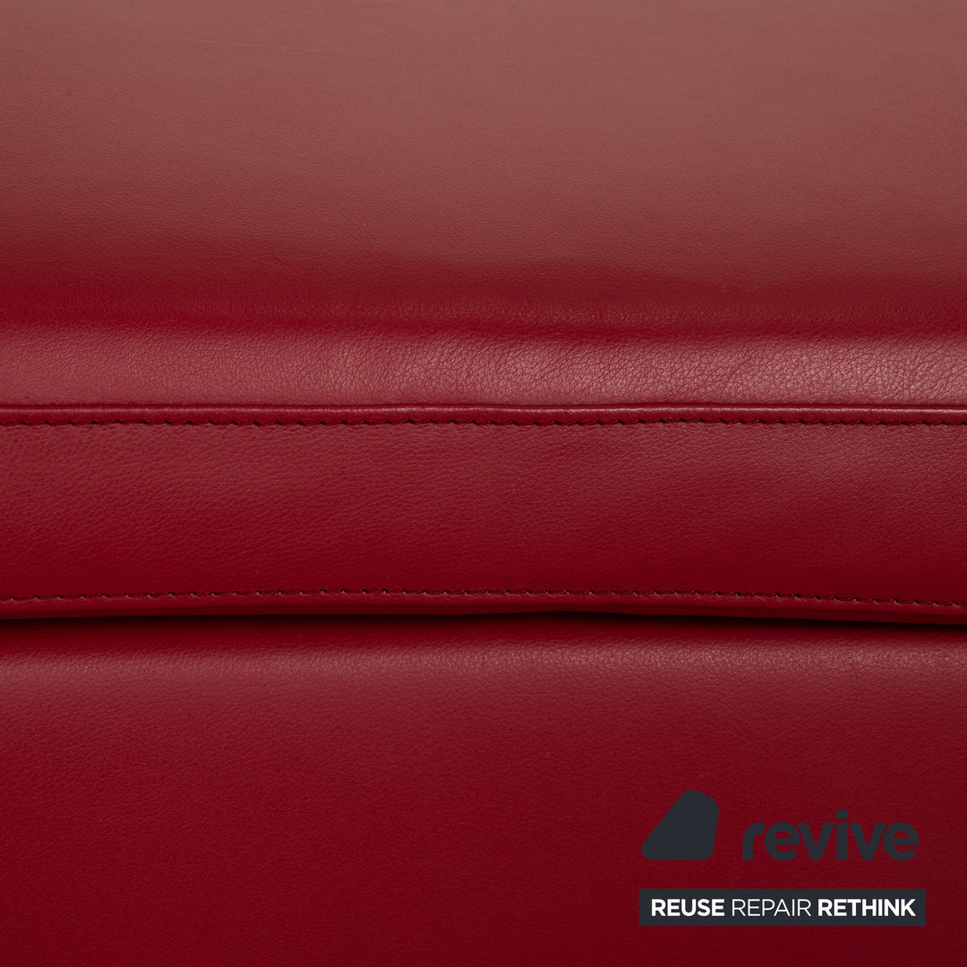 Échantillon de tabouret en cuir rouge