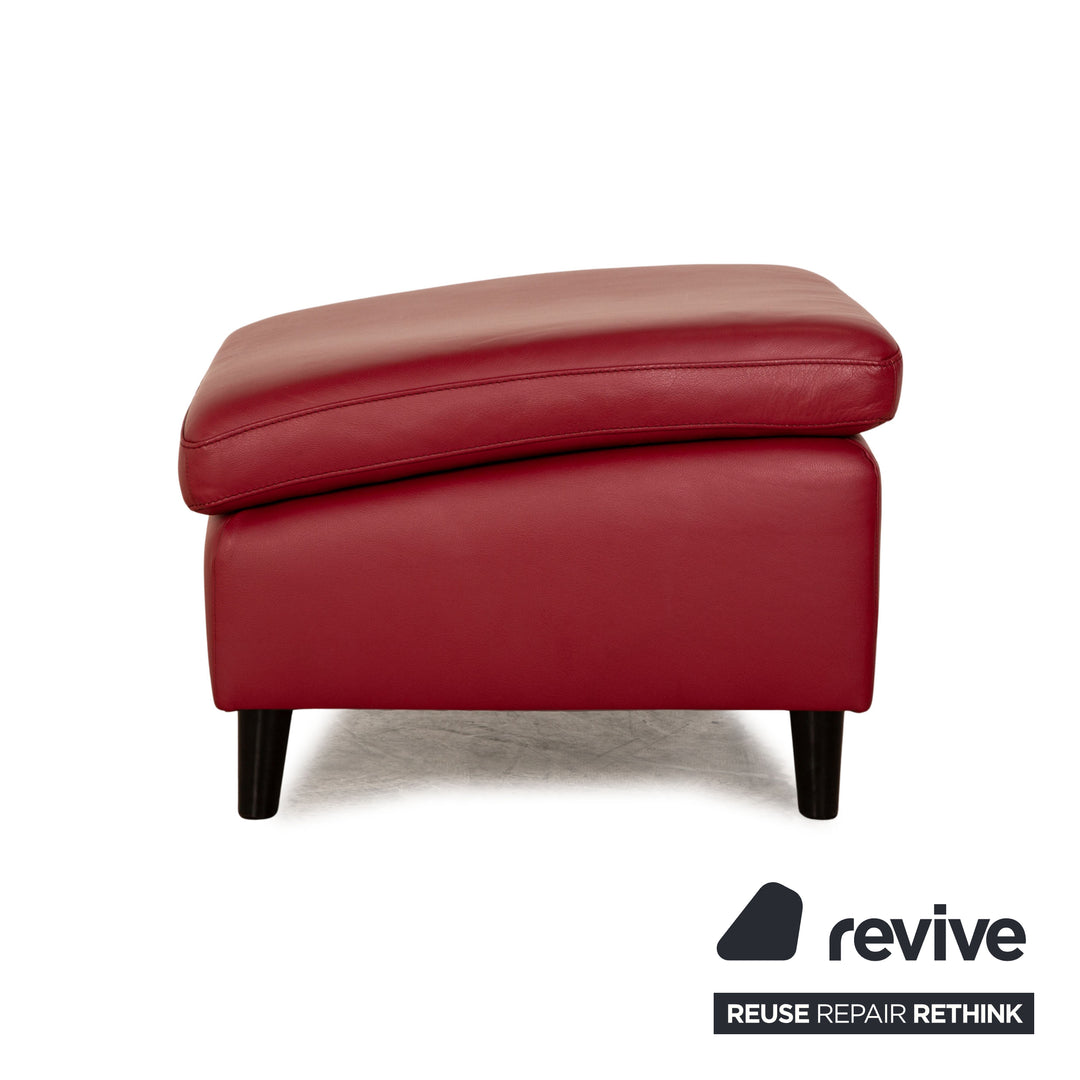 Échantillon de tabouret en cuir rouge