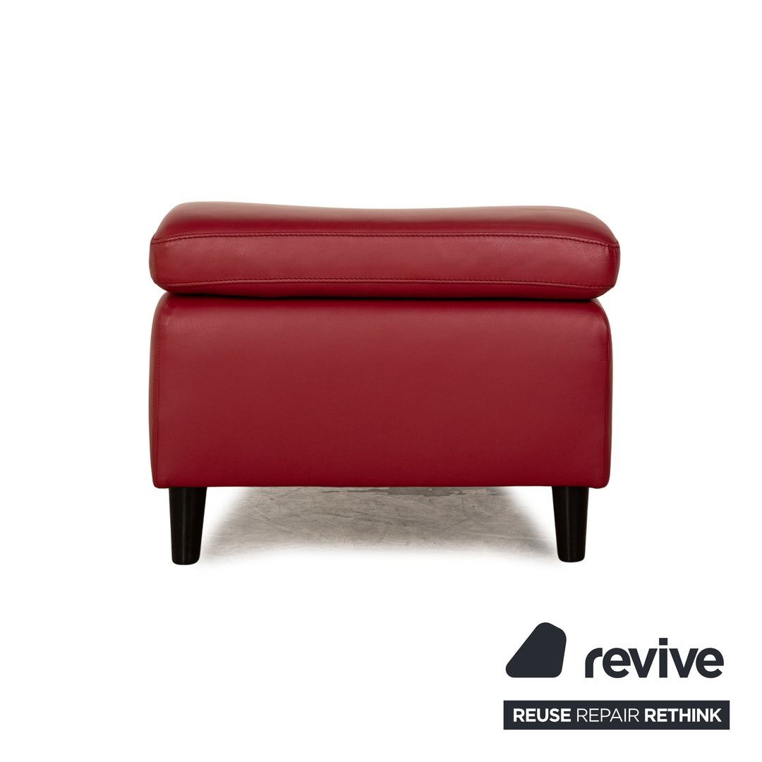 Échantillon de tabouret en cuir rouge