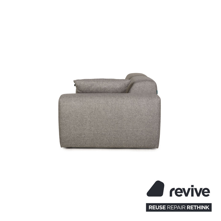 MYCS PYLLOW Stoff Sofa Grau Dreisitzer Couch