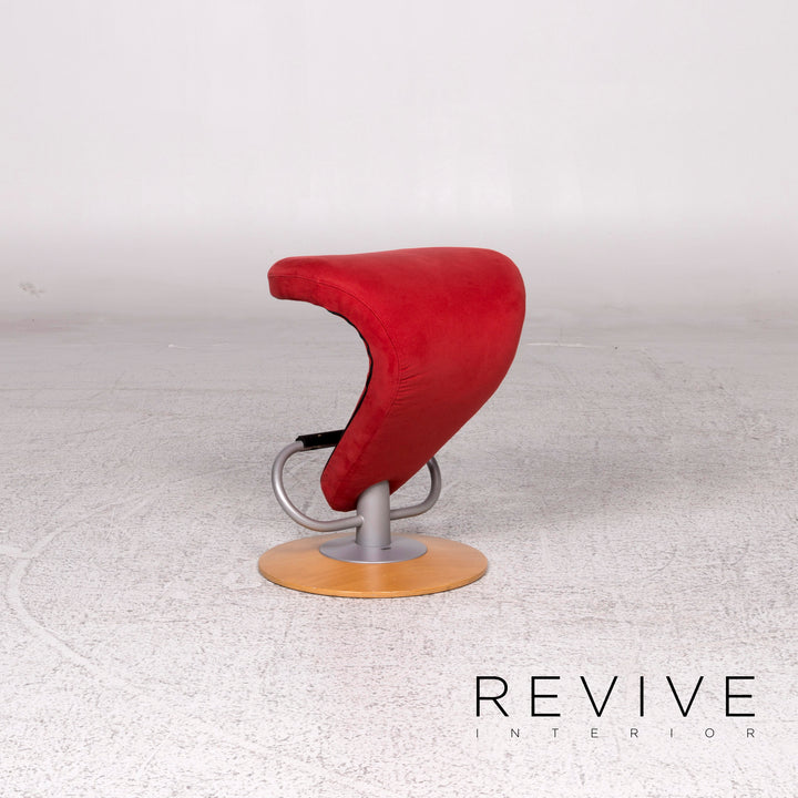 Fauteuil en microfibre Varier Peel rouge avec tabouret fonction relax Olav Eldøy #10170